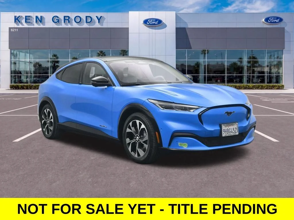 Used 2023 Blue Ford Premium image 1