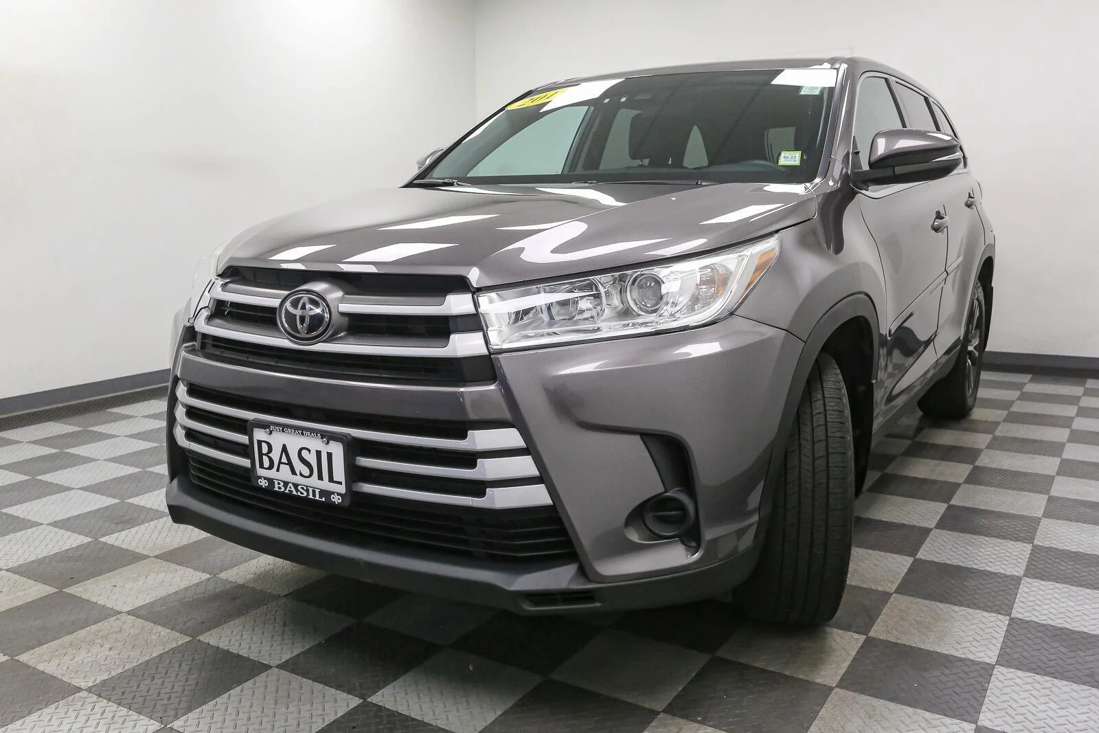 Used 2019 Predawn Gray Mica Toyota LE image 4