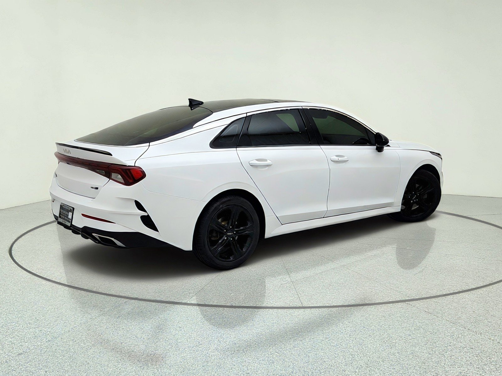 Used 2022 Glacial White Pearl Kia GT-Line image 8