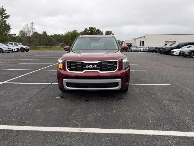 Used 2024 Red Kia S image 2