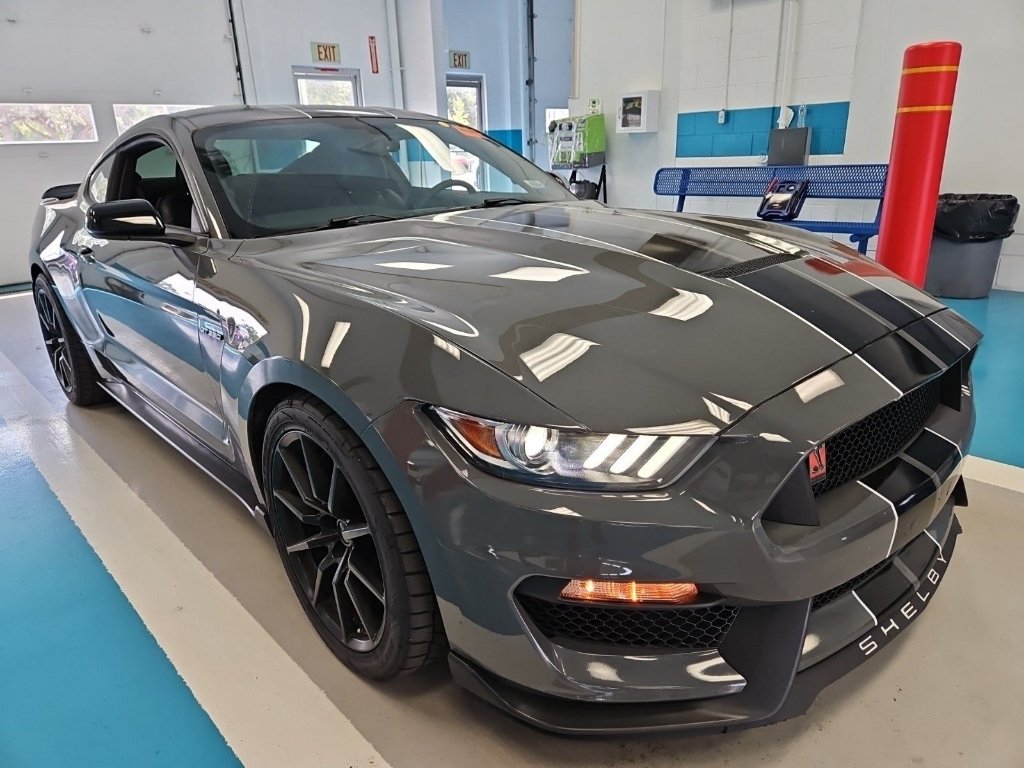 Used 2018 Grey Ford Shelby GT350 image 3