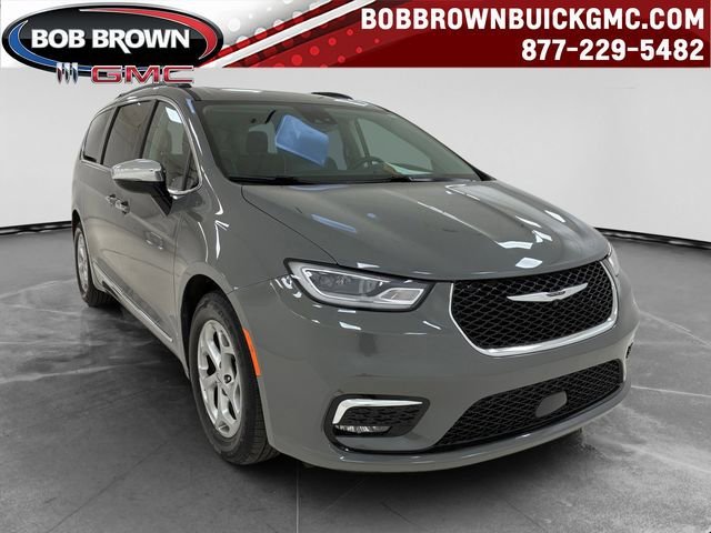 2023 Chrysler Pacifica Limited's photo