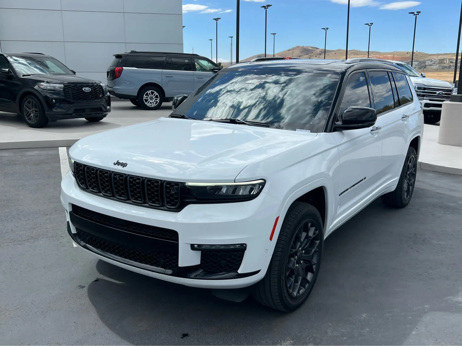 Used 2023 Bright White Clearcoat Jeep Summit image 2