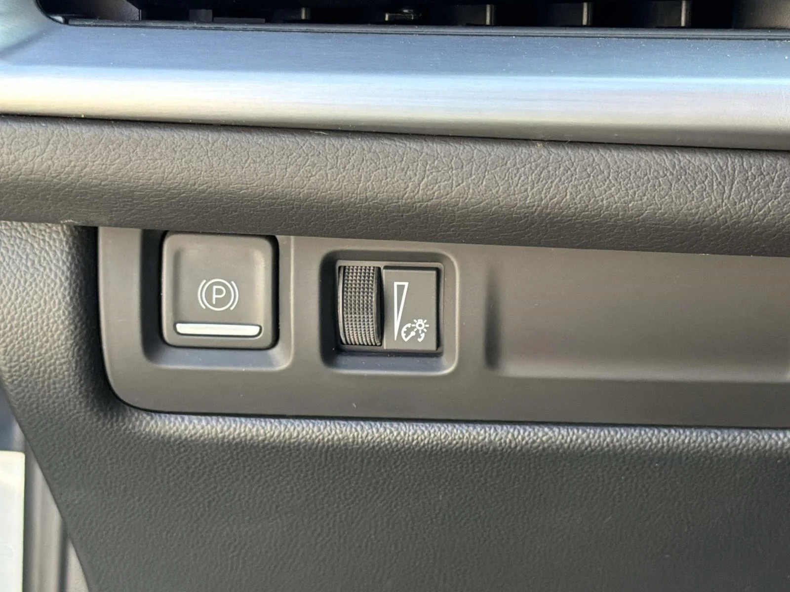 2024 Cadillac XT4 Premium Luxury - Photo 16