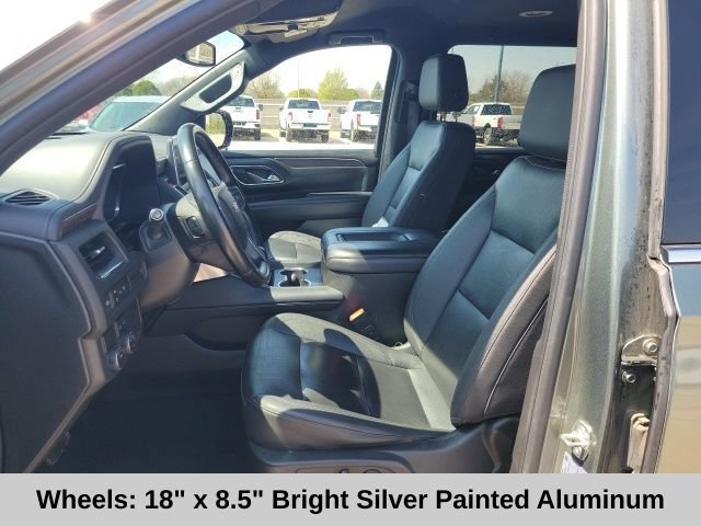 2023 Chevrolet Suburban LT - Photo 18