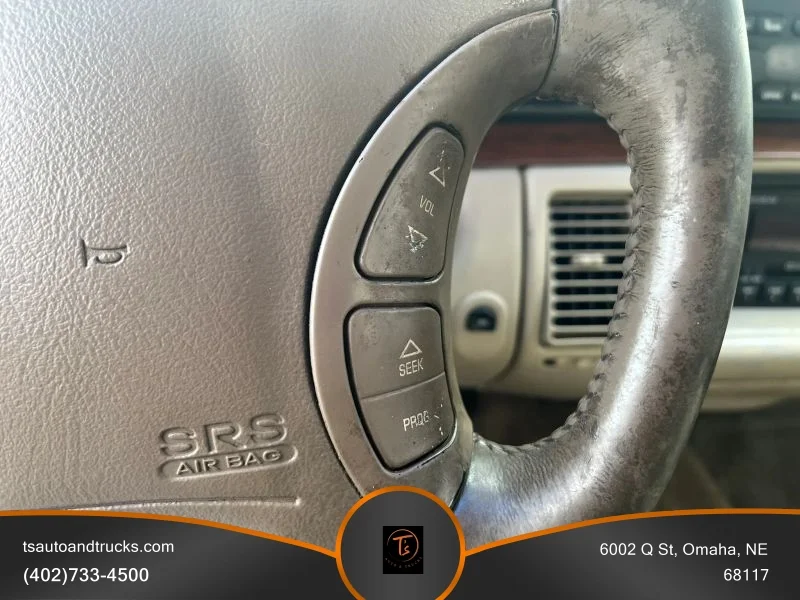 Used 1998 Gold Oldsmobile Sedan 4D image 18