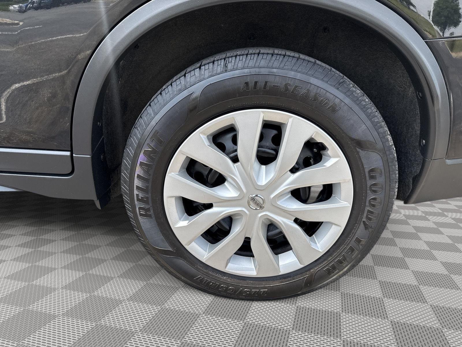 Used 2020 Magnetic Black Pearl Nissan S image 16