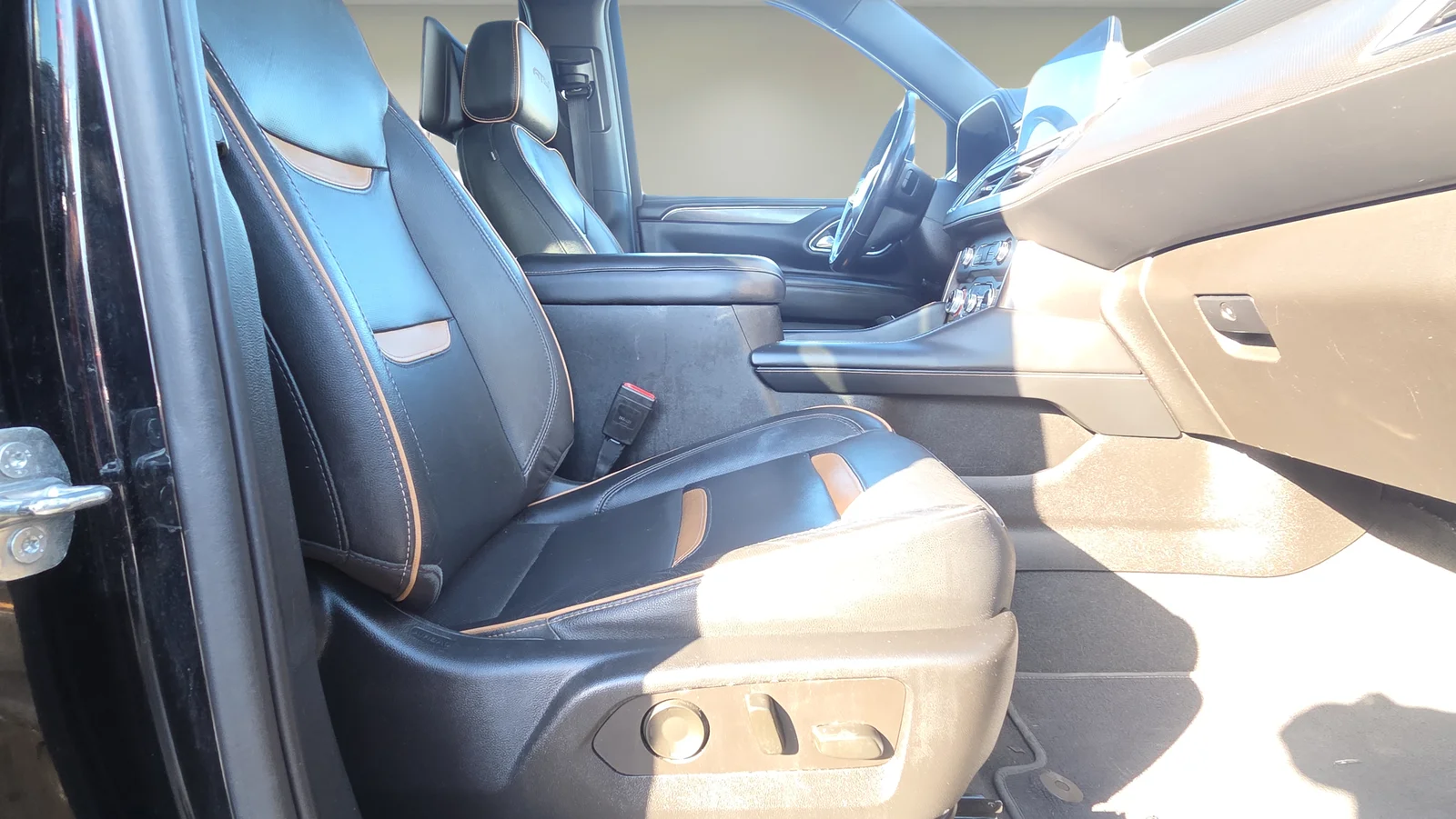 Used 2021 Black GMC AT4 image 15