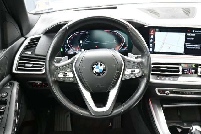 Used 2022 White BMW sDrive40i image 23