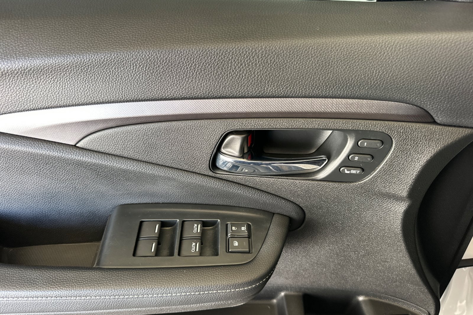 Used 2023 White Honda RTL-E image 11