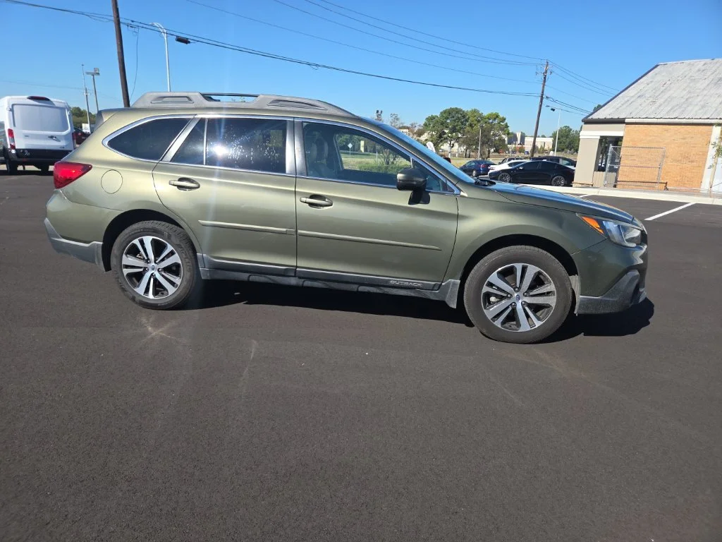 Used 2018 Green Subaru 2.5i image 16