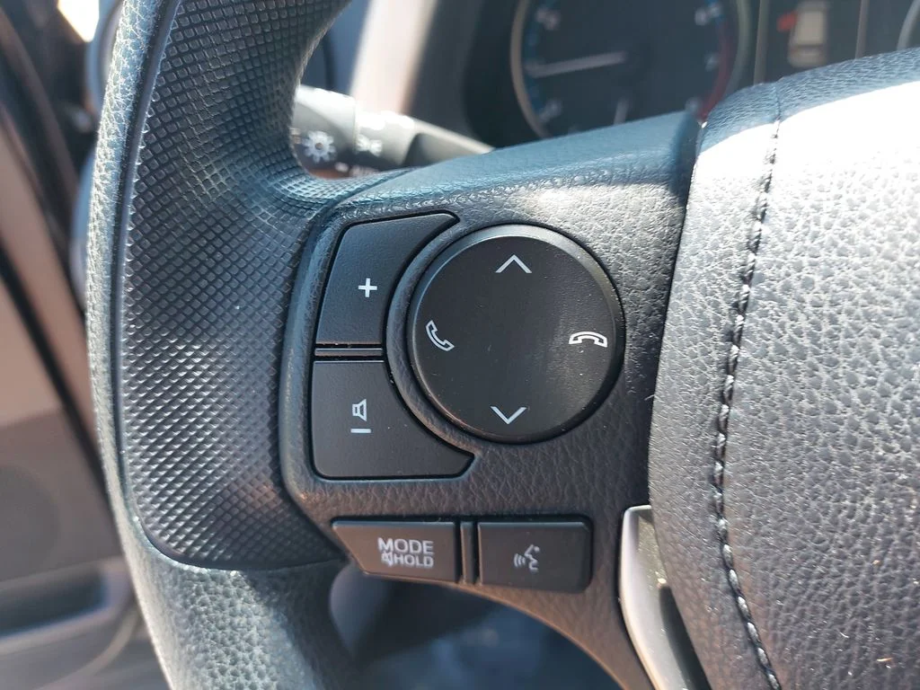 Used 2018 Gray Toyota LE image 16