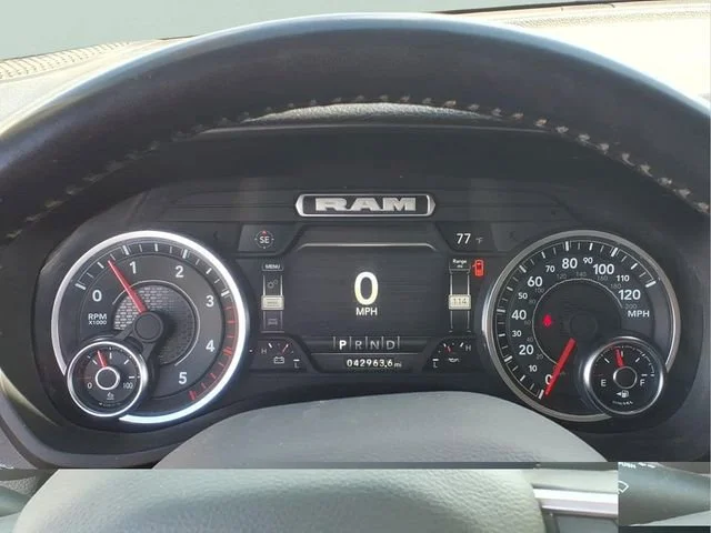 Used 2024  Ram Laramie image 12