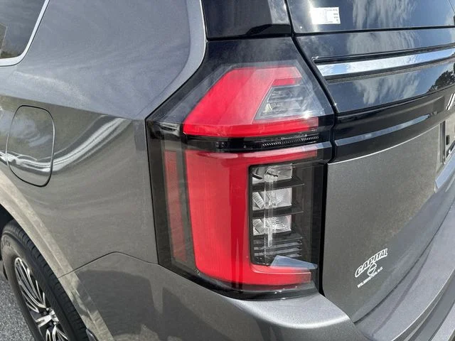 Used 2025 Gray Nissan SL image 36