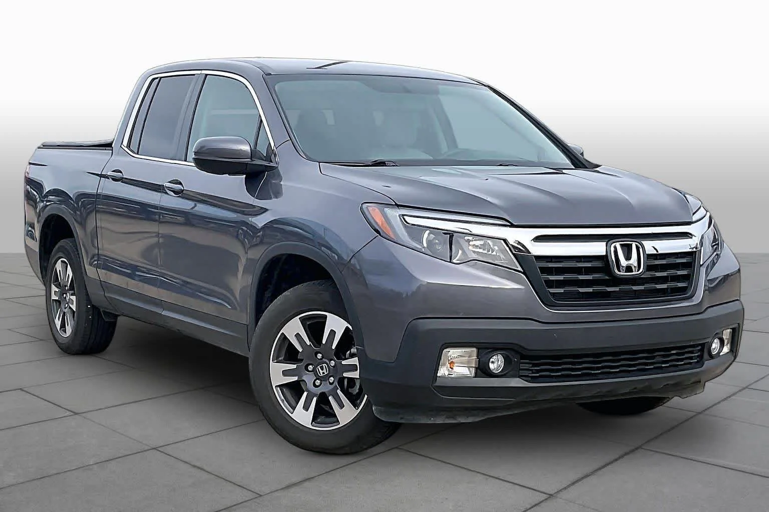 Certified Used 2018 Modern Steel Metallic Honda RTL image 3