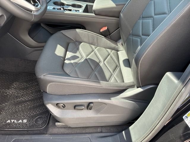 New 2026 Deep Black Volkswagen 2.0T SE image 12