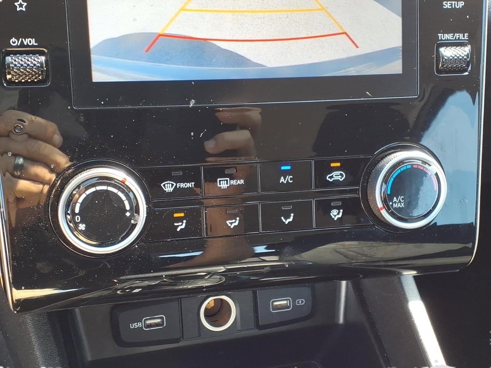 Used 2024 Hampton Gray Hyundai SE image 12