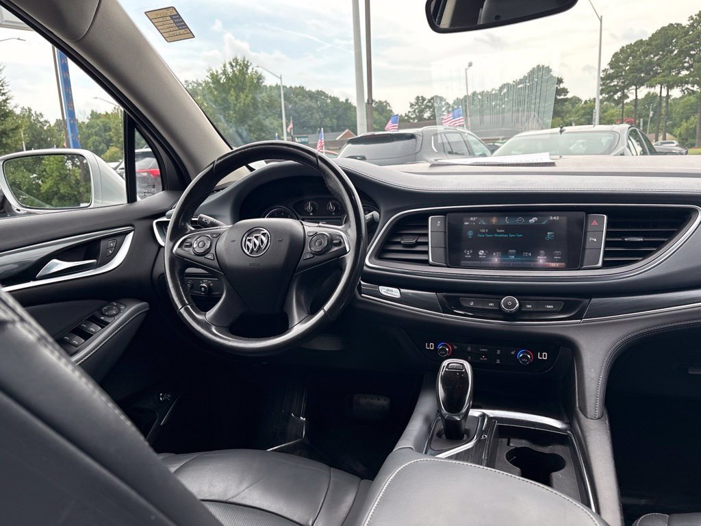 Used 2019 Silver Buick Essence image 9