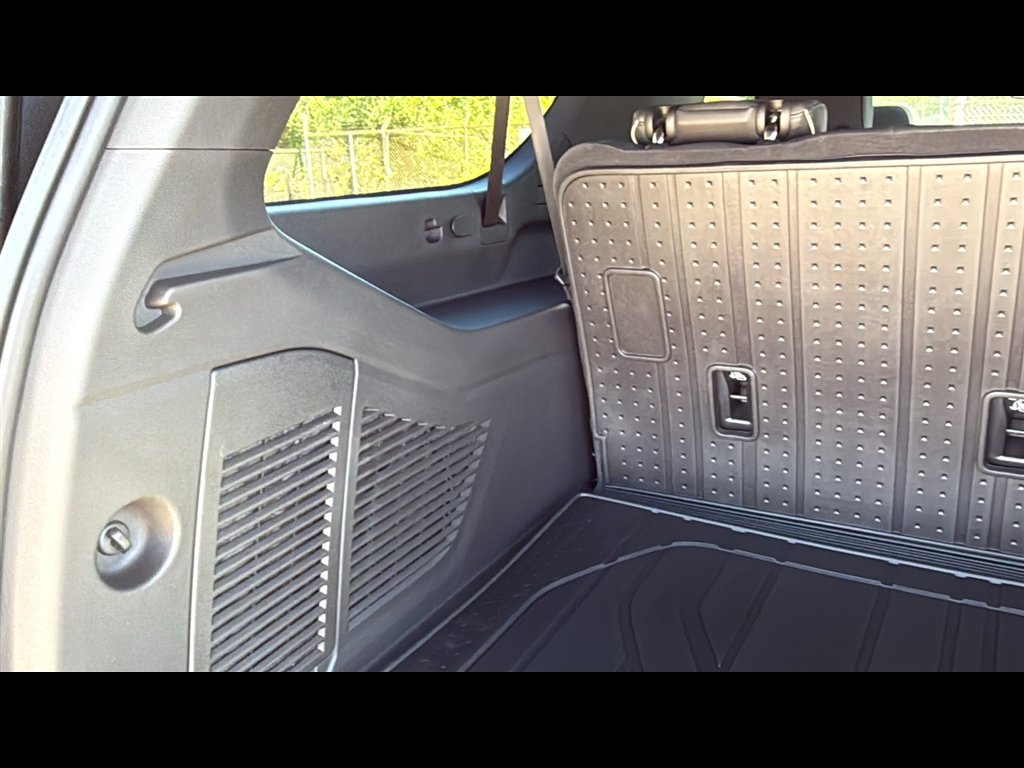 2026 Chevrolet Suburban Premier - Photo 29