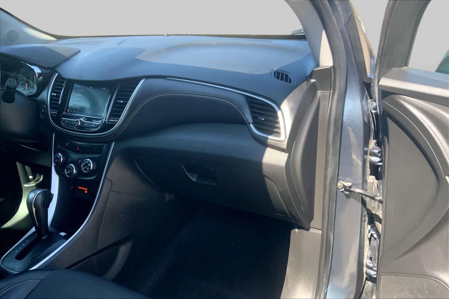 Used 2022 Shadow Gray Metallic Chevrolet LT image 18