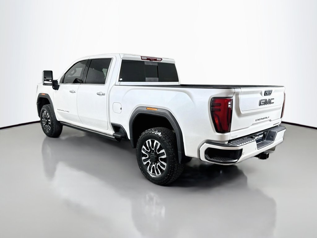 Used 2024 White Frost Tricoat GMC Denali Ultimate image 5