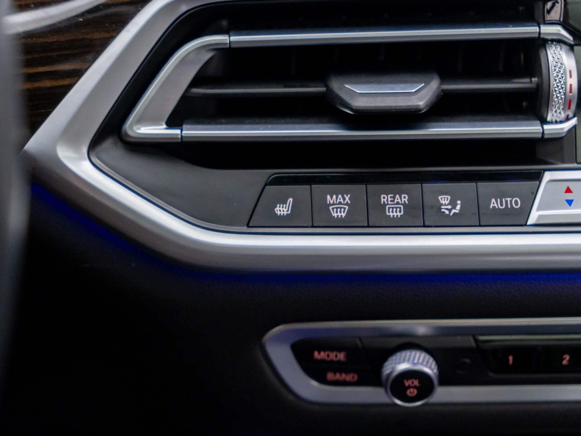 Used 2021 Blue BMW xDrive40i image 25