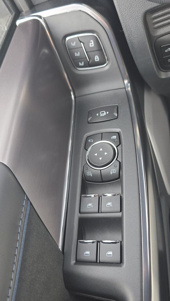 2026 Ford F-250 Super Duty Platinum - Photo 15