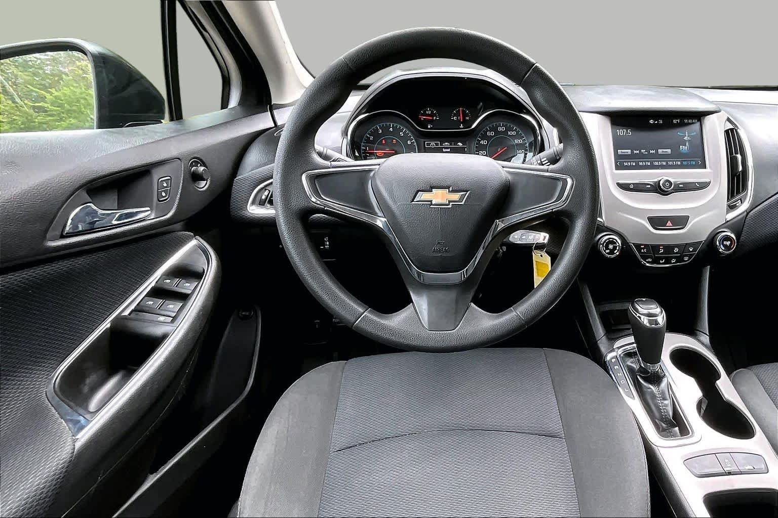 Pre-Owned 2018 Chevrolet Cruze LS