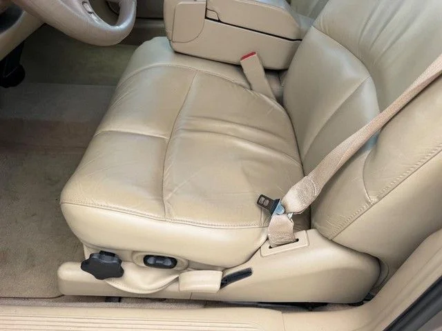 Used 2004 Beige Buick Custom image 17