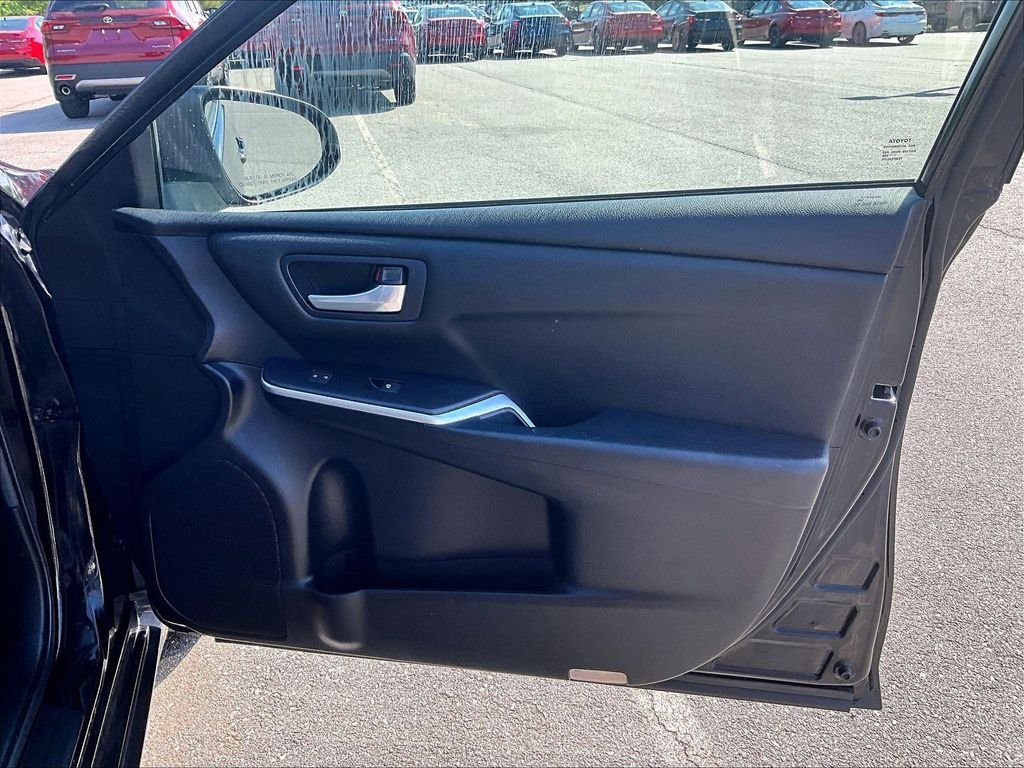 Used 2015 Black Toyota SE image 12
