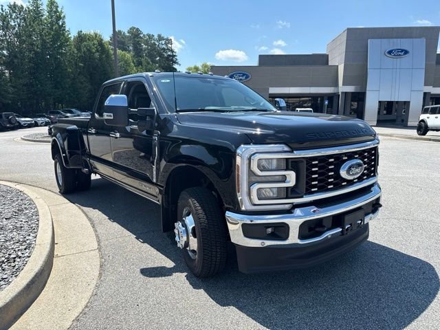 New 2026 Agate Black Metallic Ford Platinum image 3