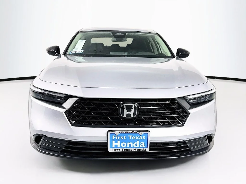 New 2026 Solar Silver Metallic Honda SE image 2