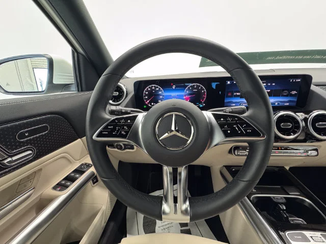 Certified Used 2026 Polar White Mercedes-Benz GLA 250 image 22