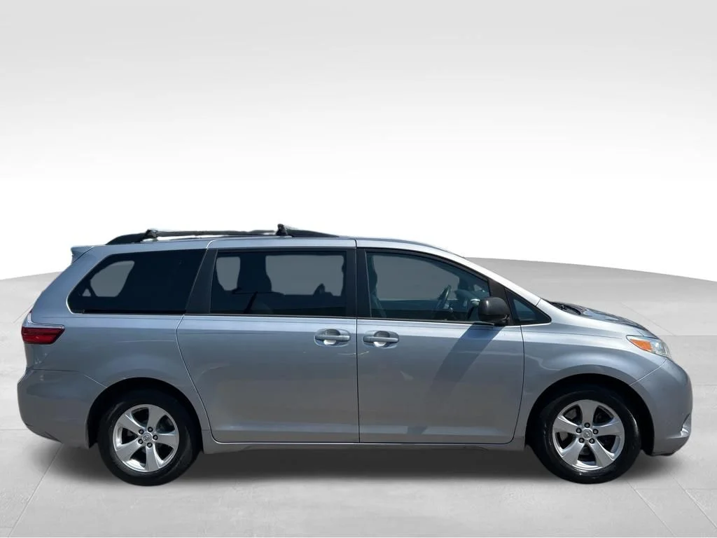 Used 2016 Silver Toyota LE image 8