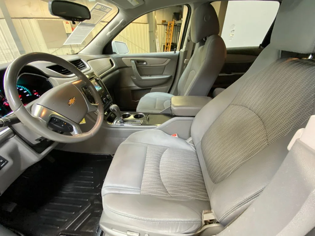 Used 2017 White Chevrolet LT image 21