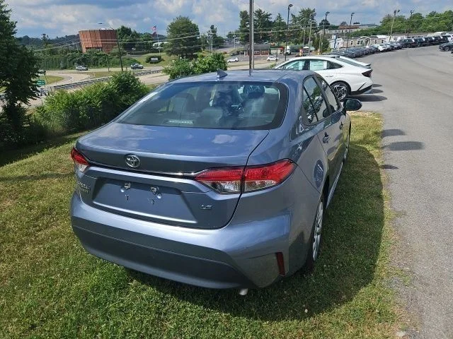 Used 2024  Toyota LE image 4