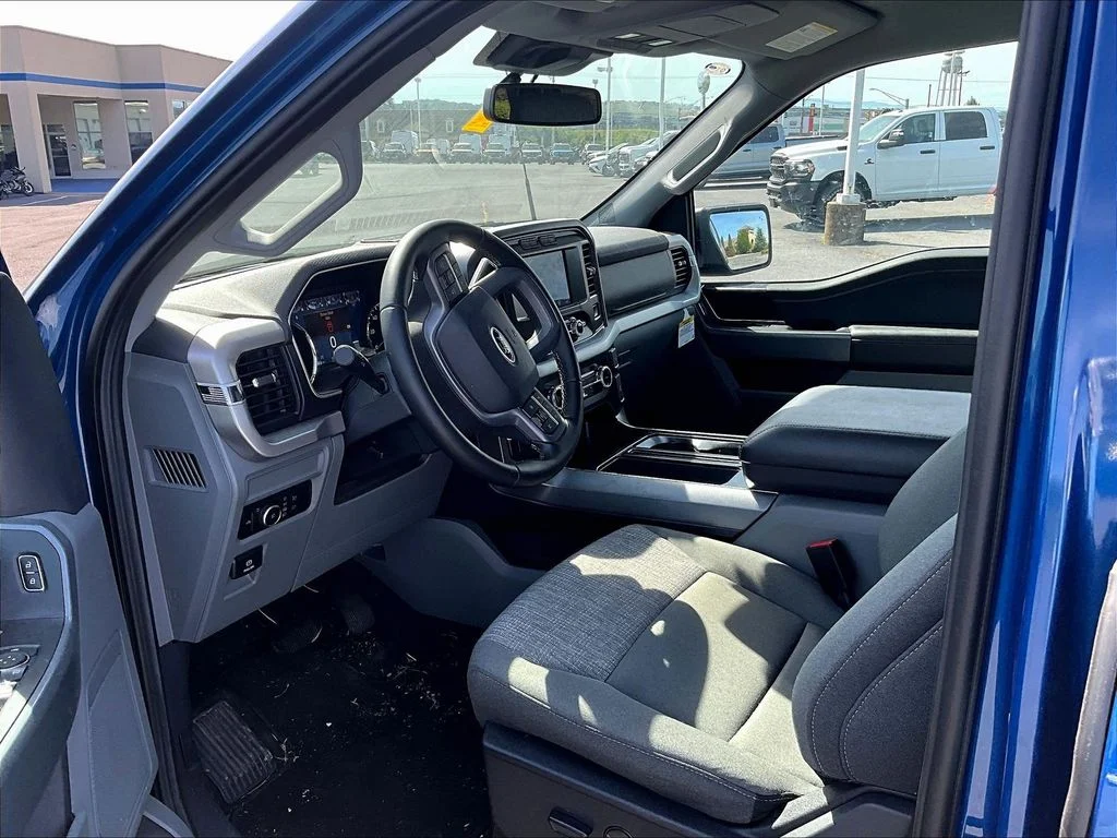 Used 2023 Blue Ford XLT image 7