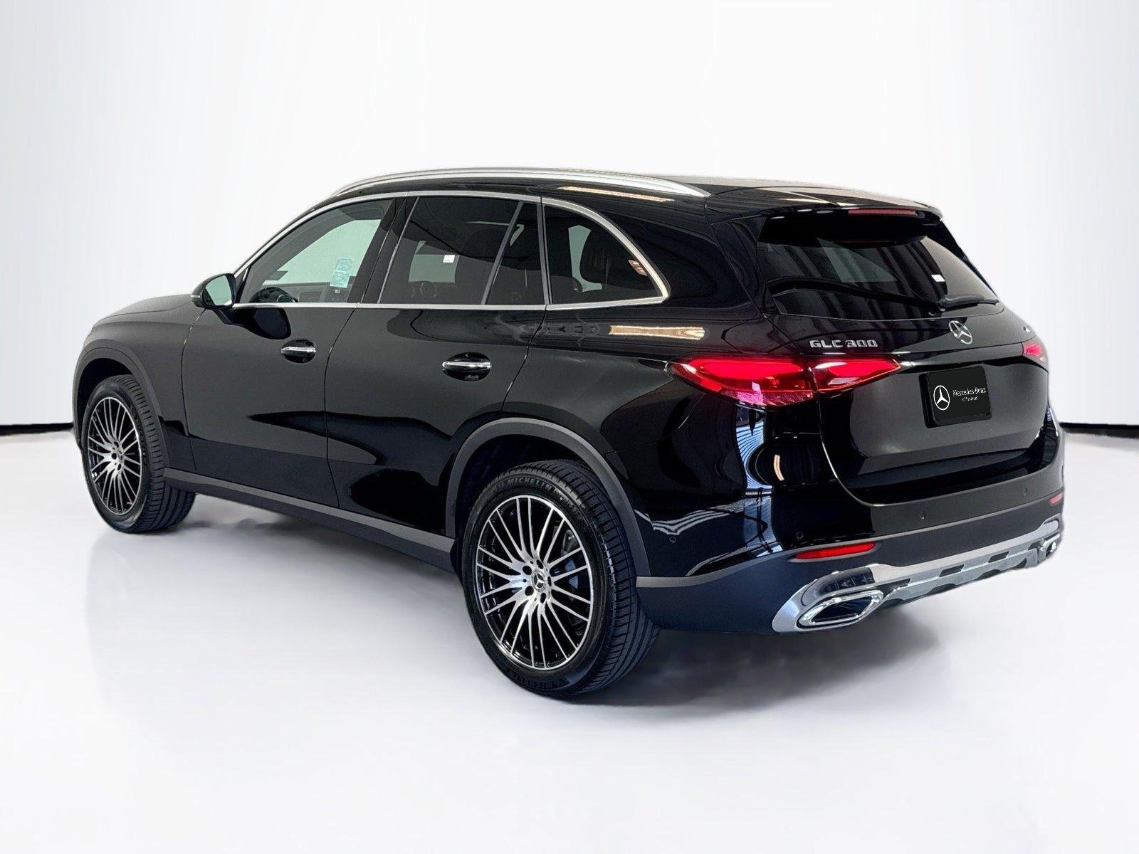 New 2026 Black Mercedes-Benz GLC 300 image 7