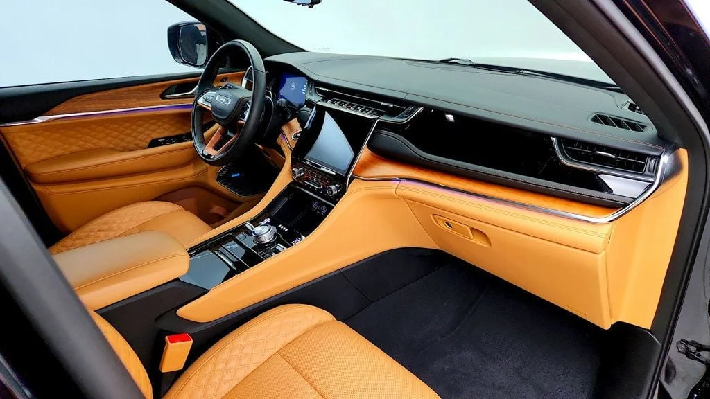 Used 2025 Diamond Black Crystal Pearlcoat Jeep Summit 4x4 w/ High Altitude, Hands-Free ADA & Night Vision image 25