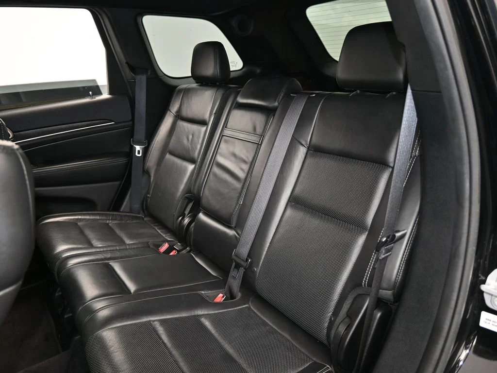 Used 2017 Diamond Black Crystal Pearlcoat Jeep Limited image 31