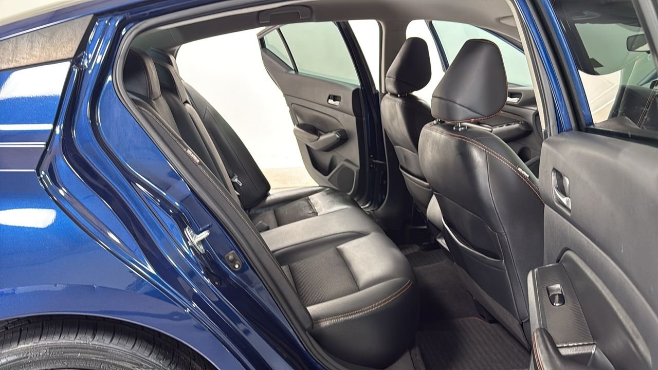 Used 2020 Blue Nissan 2.5 SR image 17