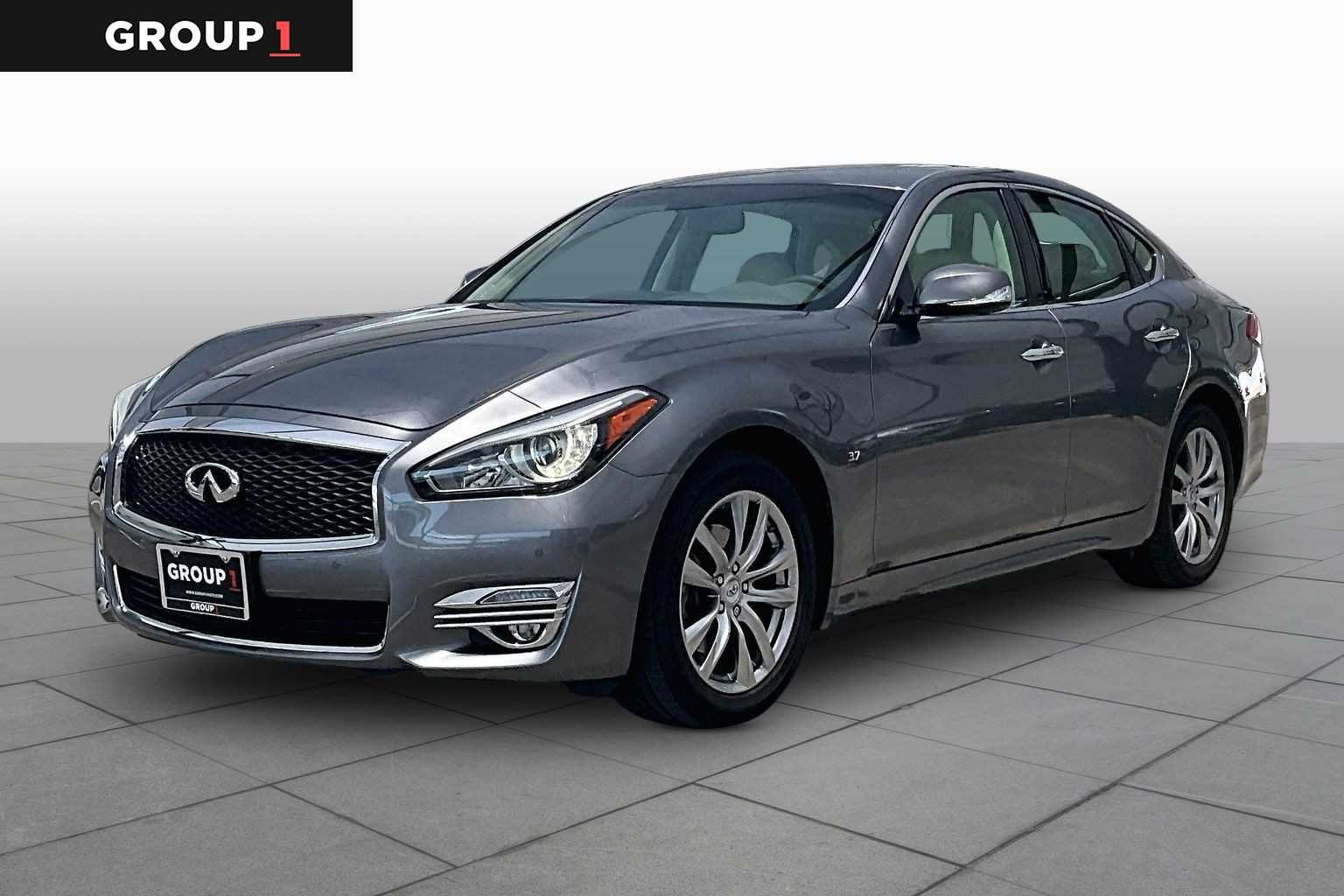 2015 INFINITI Q70 3.7's photo