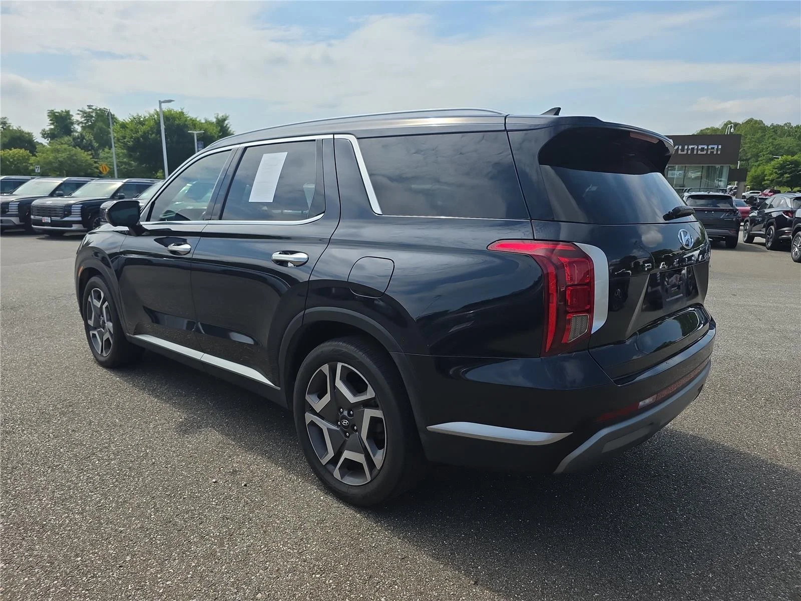 Used 2023 Moonlight Cloud Hyundai SEL image 19