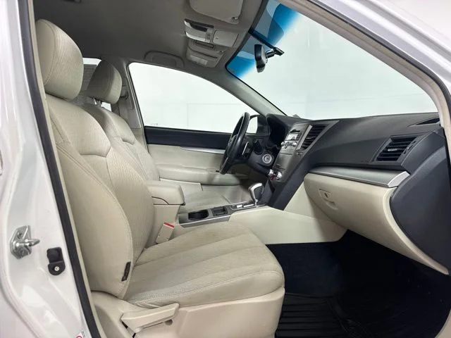 Used 2011 White Subaru 2.5i Premium image 4