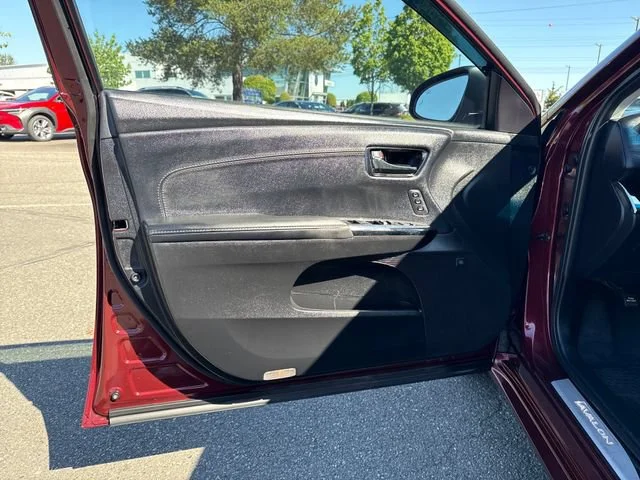 Used 2016 Mica Toyota XLE Premium image 15