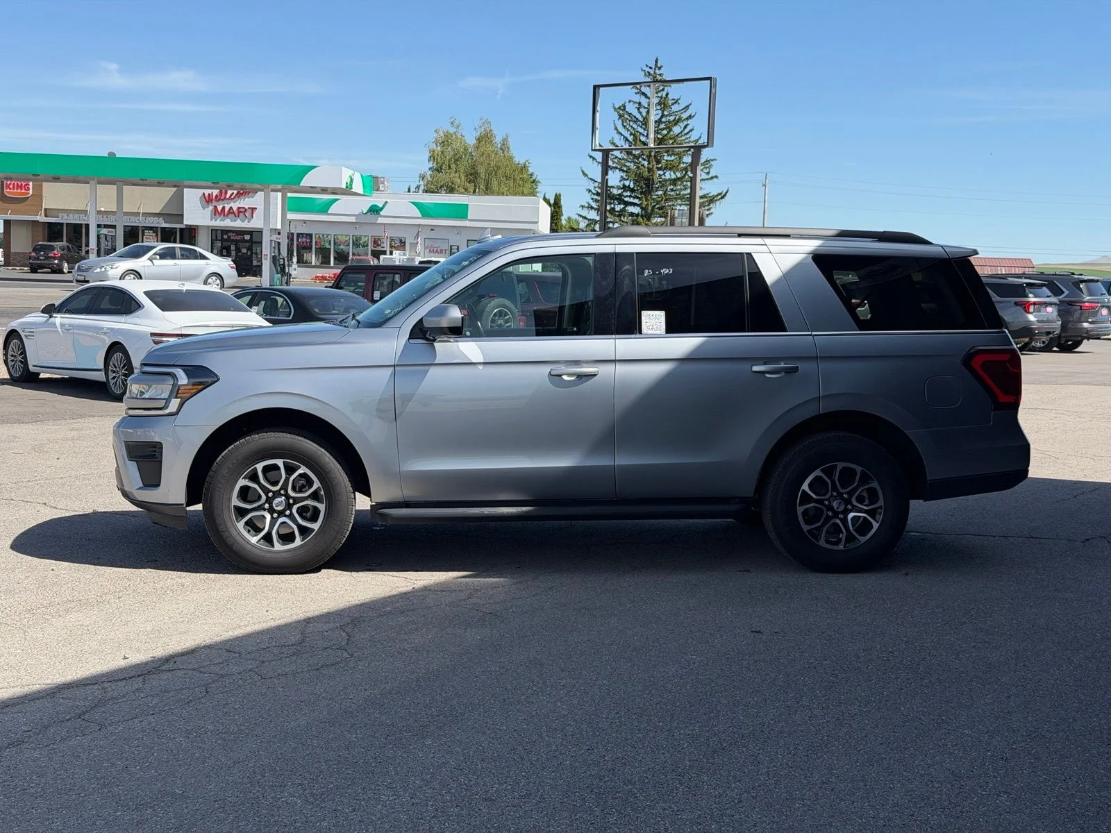 Used 2024 Silver Ford Limited image 6