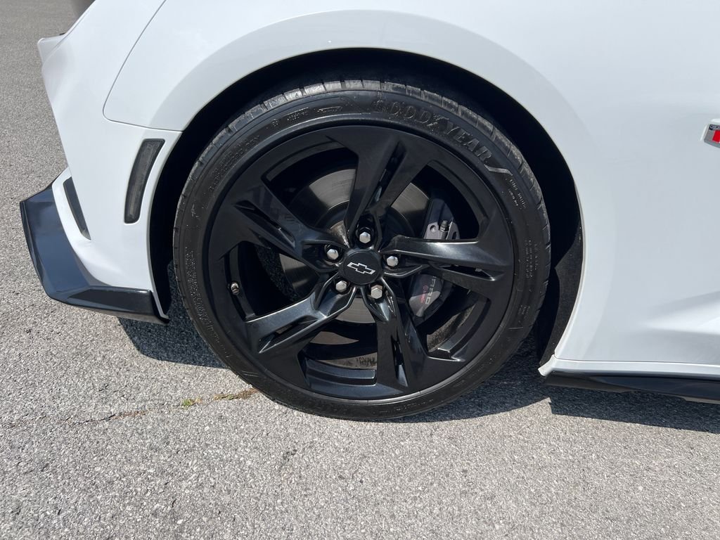 Used 2021 White Chevrolet SS image 10