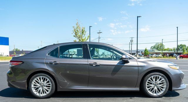 Used 2020 Gray Toyota XLE image 5