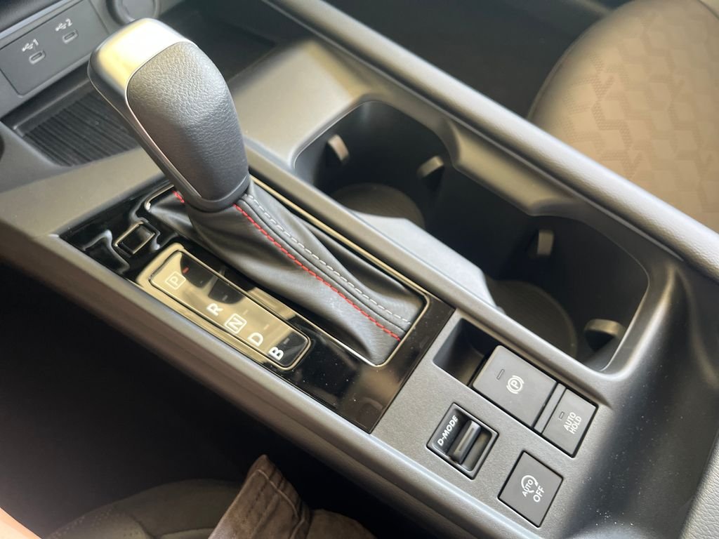 New 2026 Atlantic Gray Metallic / Super Black Two-tone Nissan SR image 21