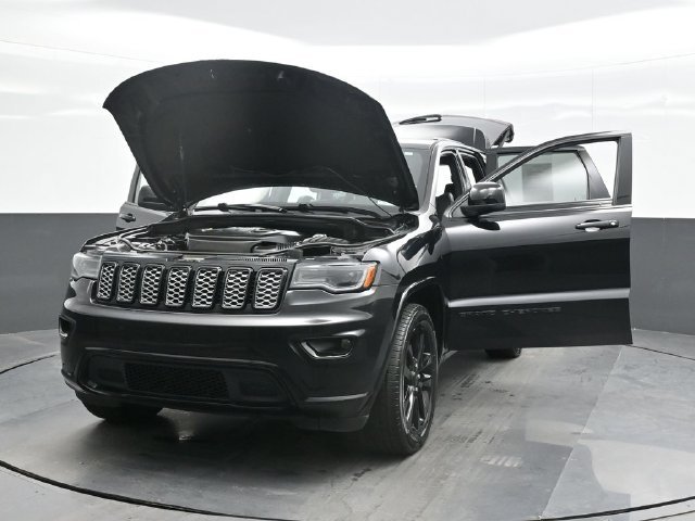 Used 2020 Black Jeep Altitude image 30